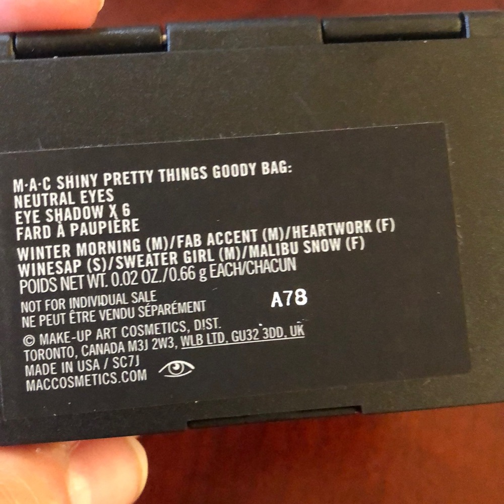 Mac cosmetics set - Picture 6 of 7